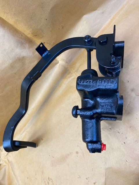 Clutch master cylinder 1968 international truck